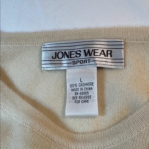 Jones Wear Winter White 100% Cashmere Sweater Size L - Picture 3 of 3